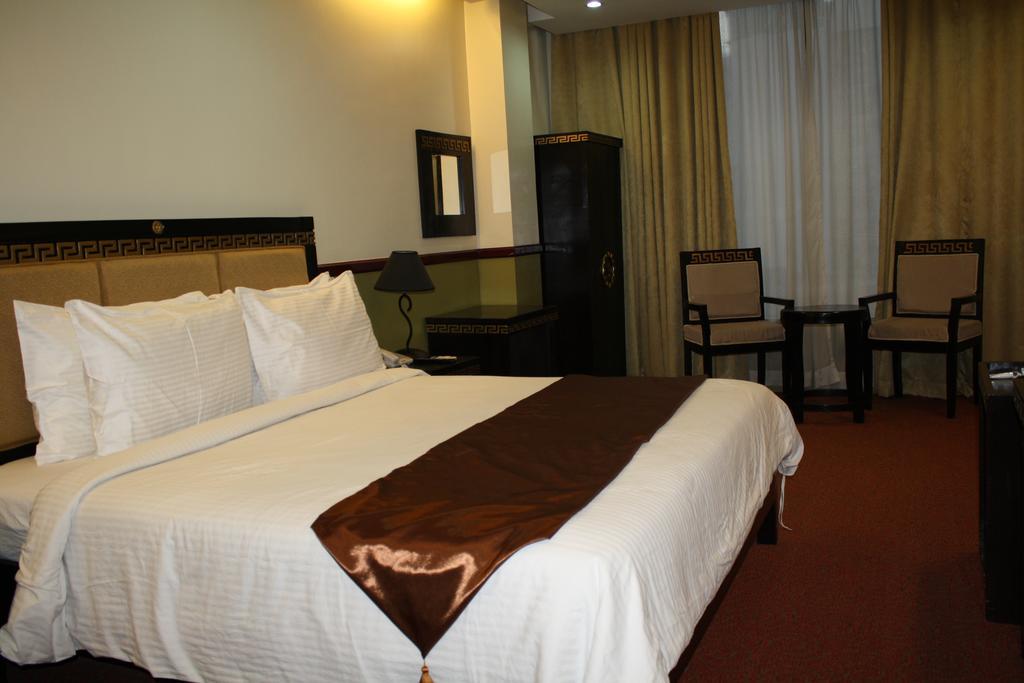 Manila Crown Palace Hotel Buitenkant foto