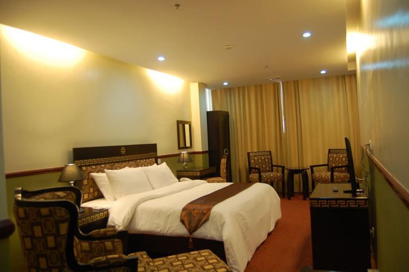 Manila Crown Palace Hotel Buitenkant foto